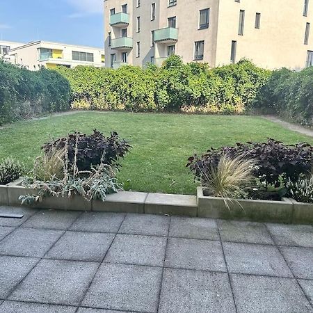 Garden Apartment Karolina Острава Екстериор снимка