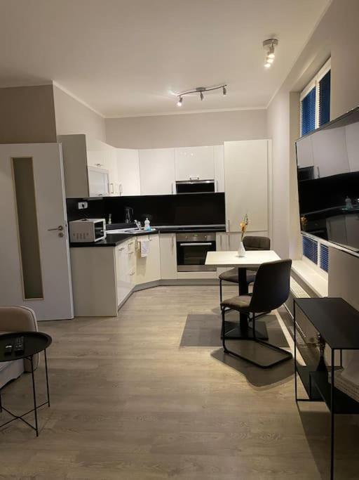 Garden Apartment Karolina Острава Екстериор снимка