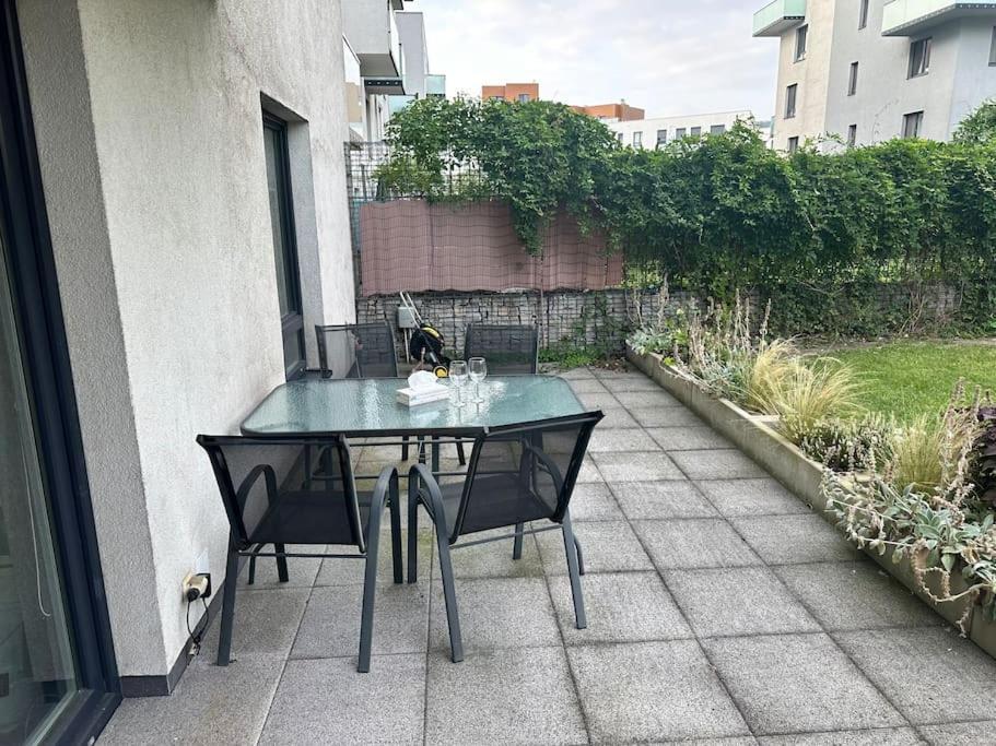 Garden Apartment Karolina Острава Екстериор снимка